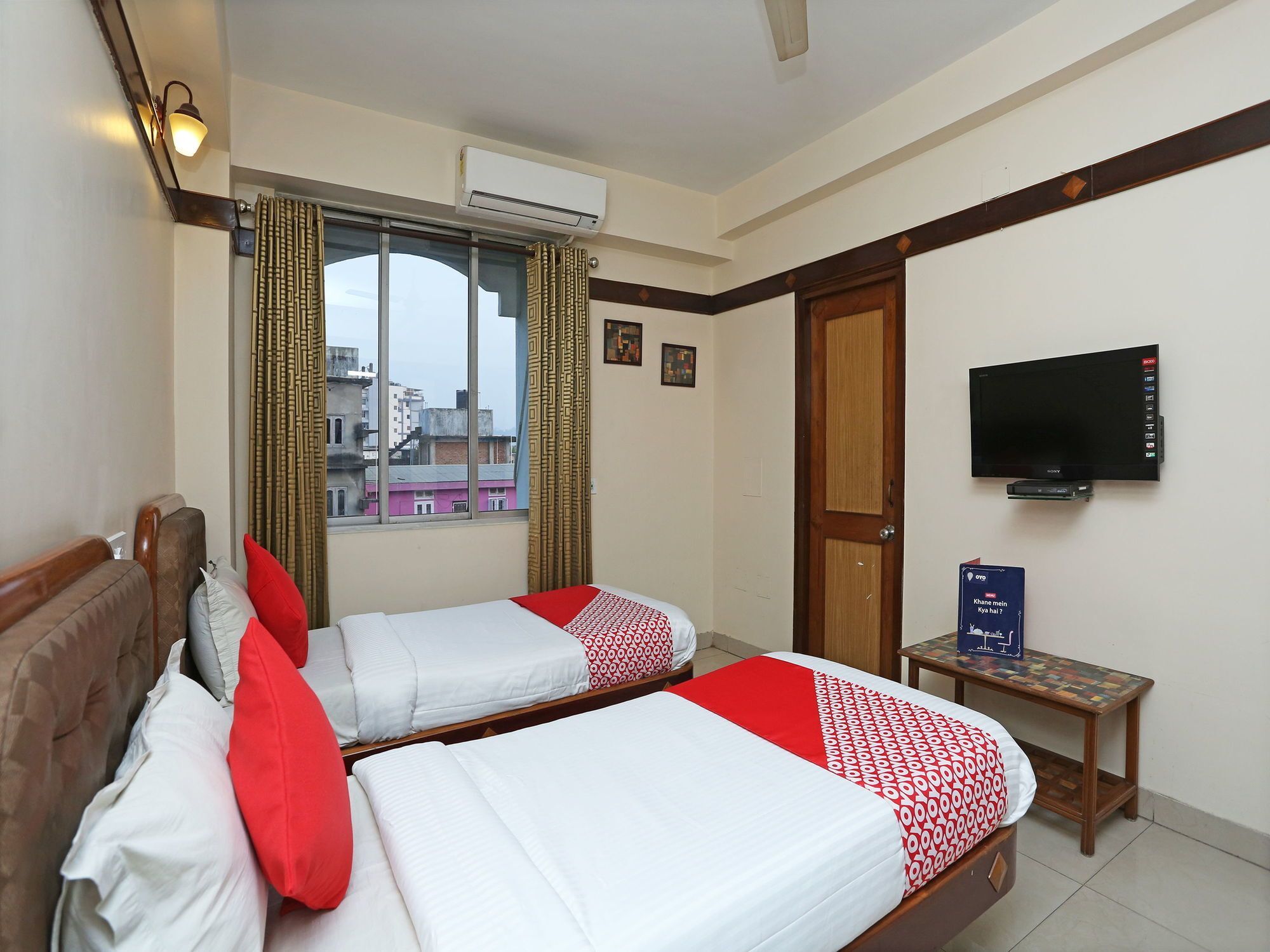 Hotel Amrit Regency Guwahati Esterno foto