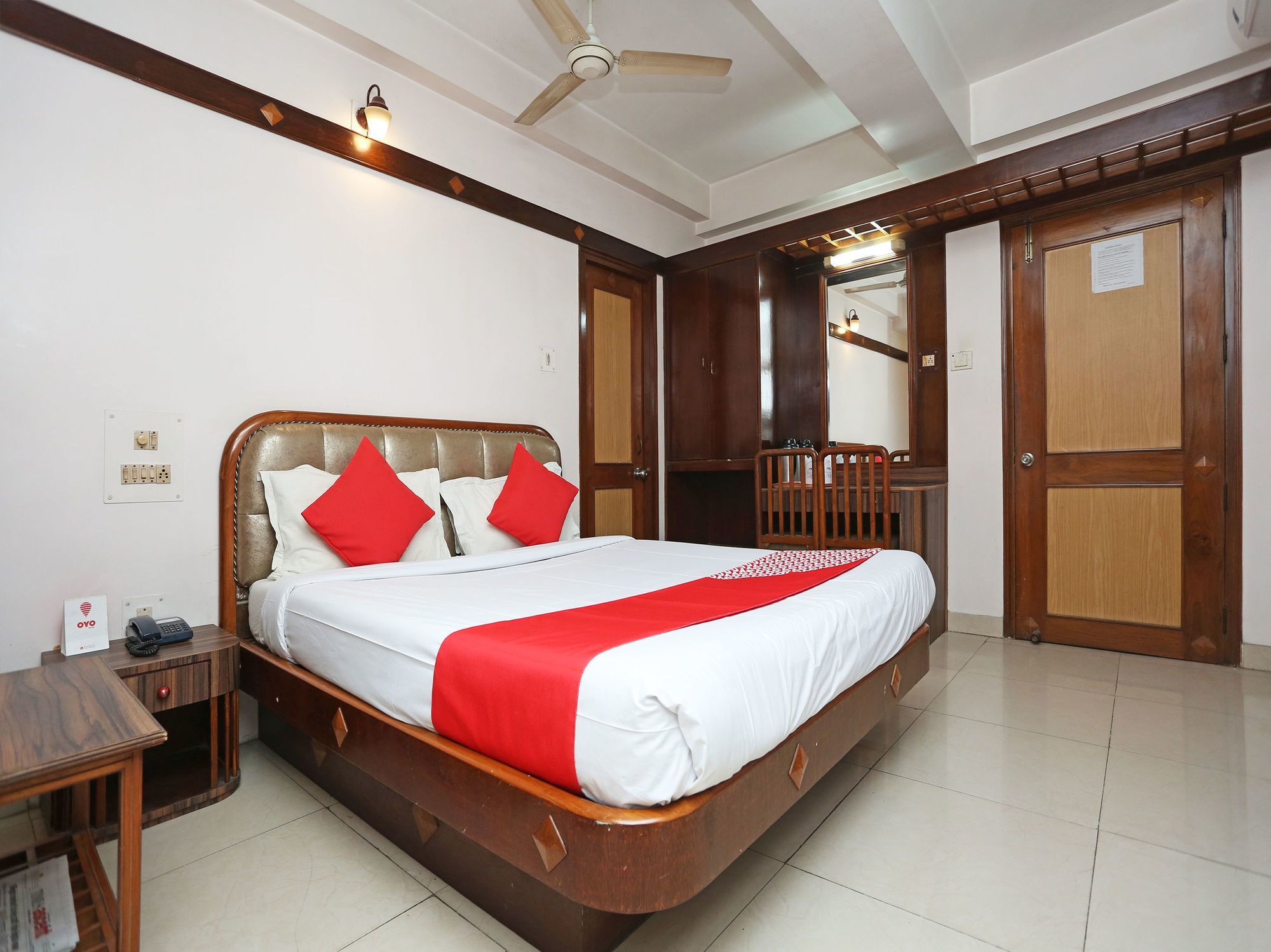 Hotel Amrit Regency Guwahati Esterno foto